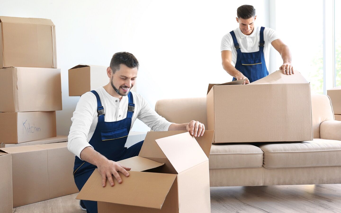 Packing Unpacking Services in Dubai - Lucky Movers and Packers